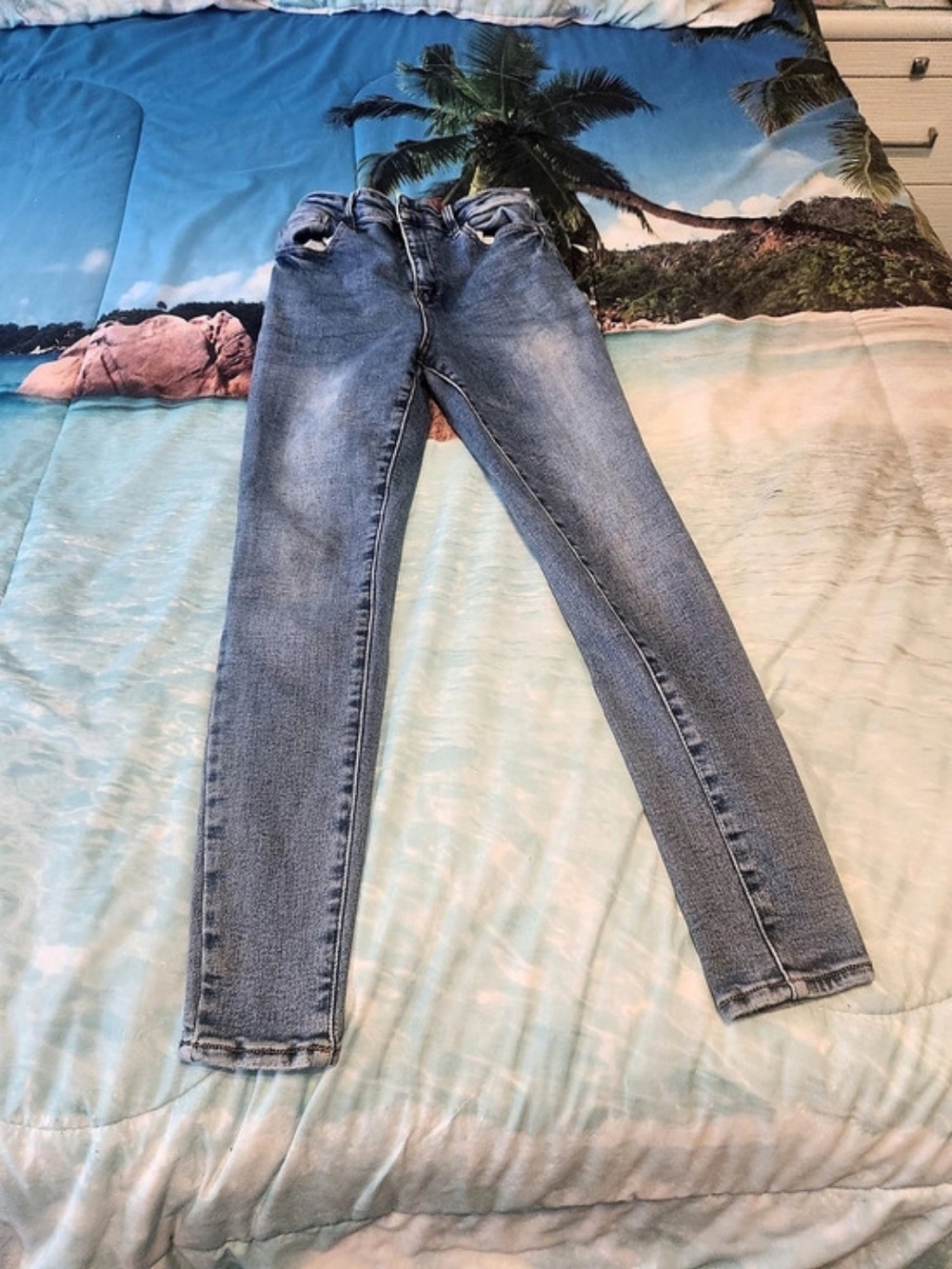 Wax Jean Women’s Blue Light Wash Skinny Slim Fit Denim Jeans Size 9, 5-Pocket